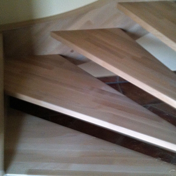 Viertelgewendelte Treppe